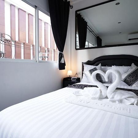 Thonglor Suites Hotel Bangkok Exterior foto