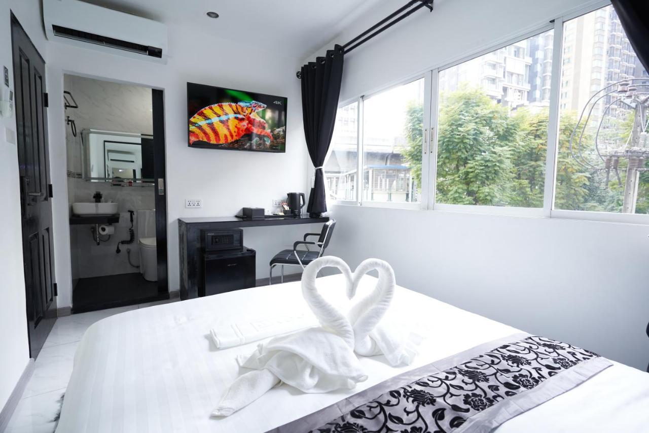 Thonglor Suites Hotel Bangkok Exterior foto