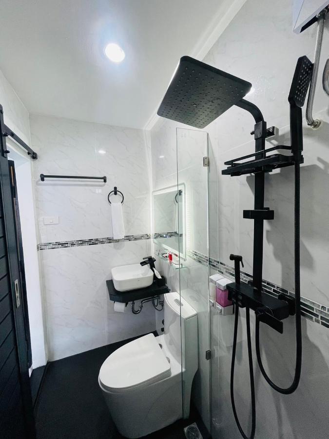 Thonglor Suites Hotel Bangkok Exterior foto
