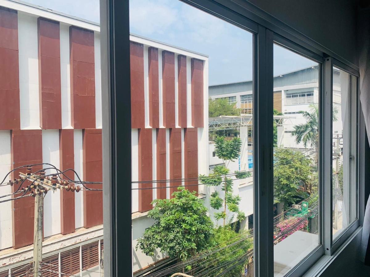 Thonglor Suites Hotel Bangkok Exterior foto