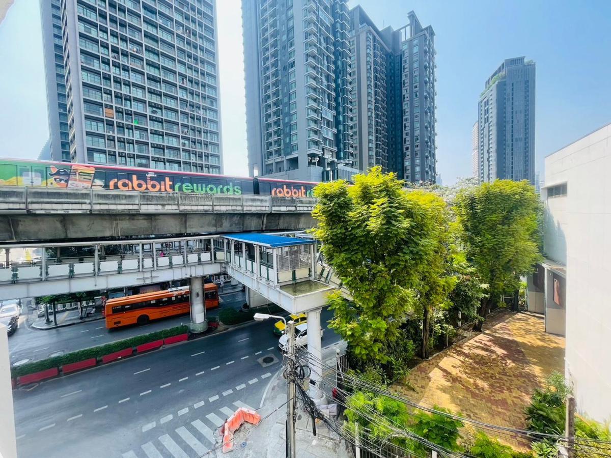 Thonglor Suites Hotel Bangkok Exterior foto