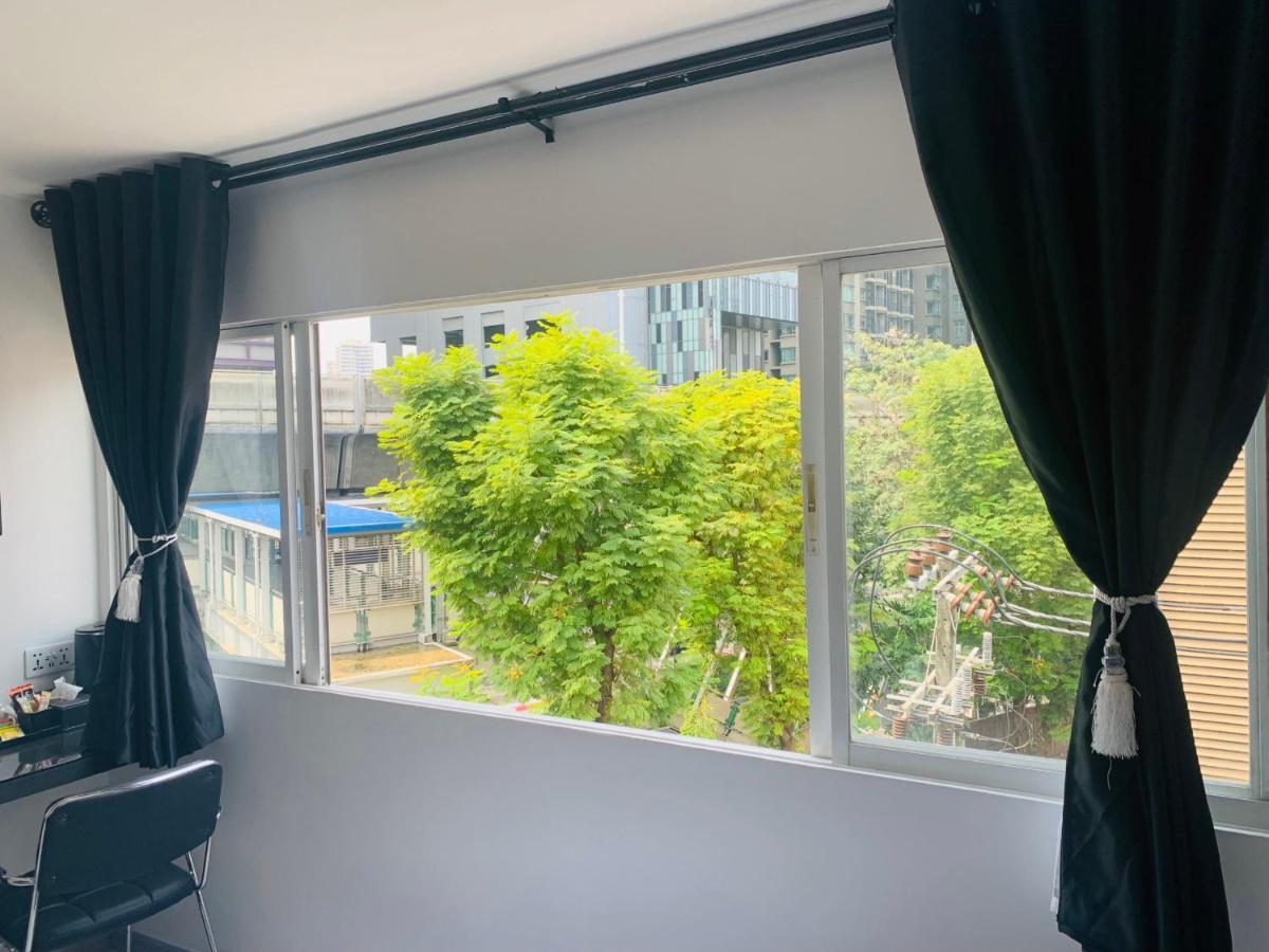 Thonglor Suites Hotel Bangkok Exterior foto