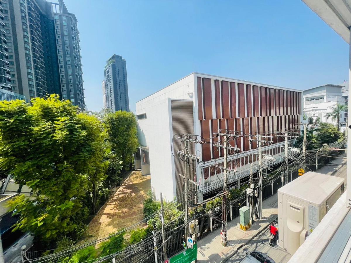 Thonglor Suites Hotel Bangkok Exterior foto